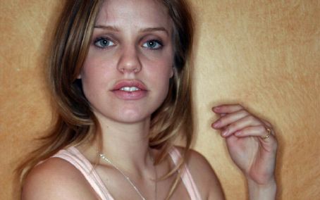 Kelli Garner Pics View Gallery Kelli Garner Pics View Gallery