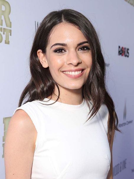 Top 80 Famosas Foroalturas - Página 2 3rgwosytf4i5i4y