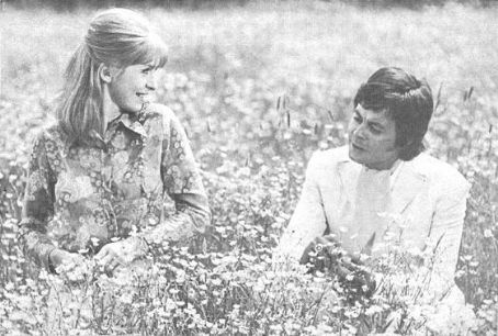 Jane Asher and Hywel Bennett