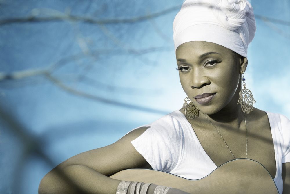 Who is India Arie dating? India Arie boyfriend, husband