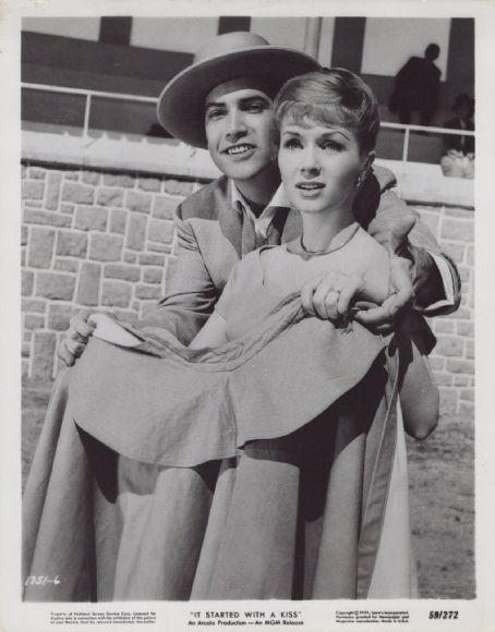 Gustavo Rojo and Debbie Reynolds