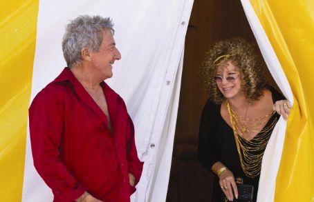Barbra Streisand and Dustin Hoffman