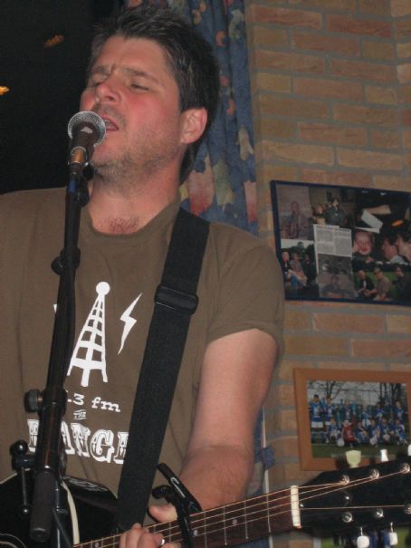 Chris Knight (musician)