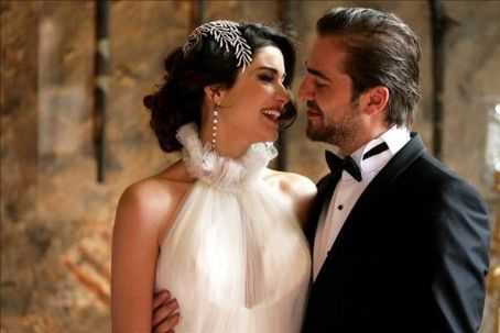 Turkeysh actress in wedding dresses  Jtogpilw6n8n8nl