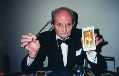 Charles Cameron (magician)