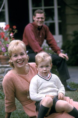 James MacArthur and Joyce Bulifant