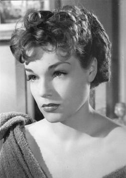 Simone Signoret Photos - Simone Signoret Picture Gallery - Who's ...