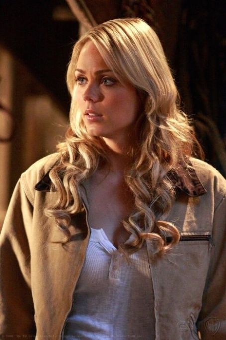 Smallville Season 7 Episode 15 Veritas Laura Vandervoort Picture