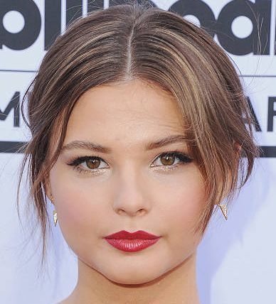 Stefanie Scott