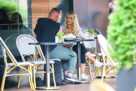 Madison LeCroy – Having lunch in New York