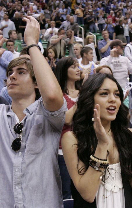 Zac Efron And Vanessa Hudgens Courtside Kiss Famousfix Com Post