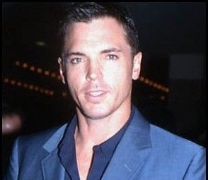 Nicholas Lea