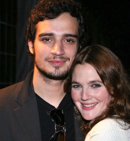 Drew Barrymore and Fabrizio Moretti Picture - Photo of Drew Barrymore ...