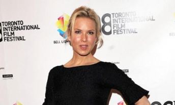 Zellweger sparks wedding rumours