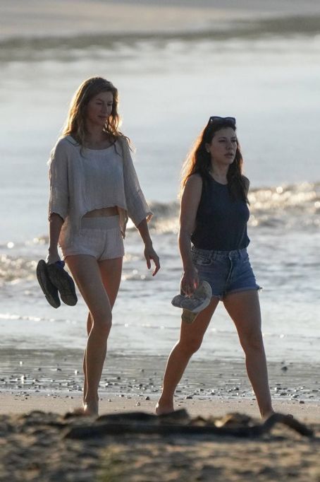 Gisele Bundchen – Seen on the beach with a friend in Costa Rica