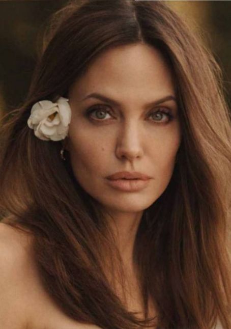 Angelina Jolie - Madame Figaro Magazine Pictorial [France] (17 June