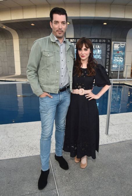 Zooey Deschanel – Opening Night Of Mike Birbiglia The Old Man And The Pool in L.A