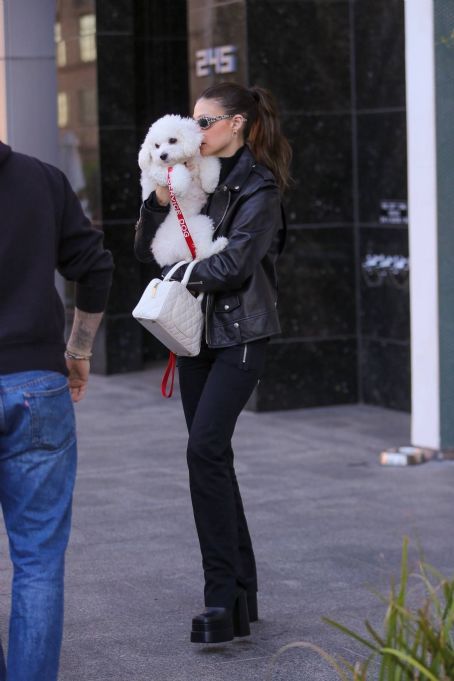 Nicola Peltz – Seen with her dog at Sweetgreen health food restaurant in Beverly Hills