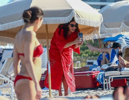 Liv Tyler – Seen at the beach with family in Miami Beach