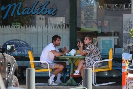 Madelyn Cline – Seen with a mystery man in Malibu