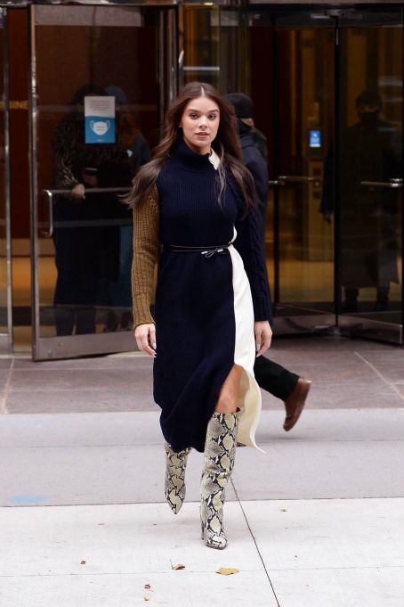 Hailee Steinfeld – Spotted leaving a Radio Station in New York City