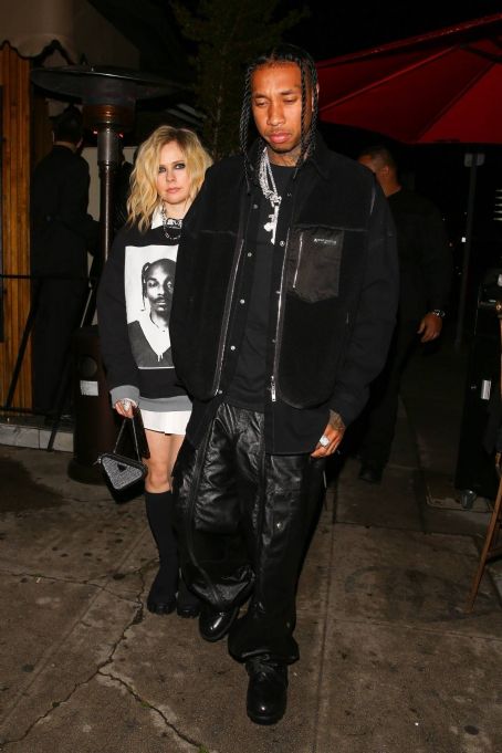 Avril Lavigne – Leaving Kyrie Irving’s birthday party at The Nice Guy