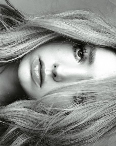 Peyton List – Numero Netherlands Photoshoot (February 2025)