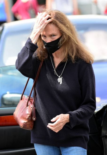 Jacqueline Bisset – Out and about in West Hollywood | Jacqueline Bisset