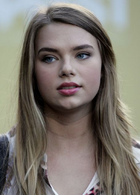 Six Degrees Indiana Evans And Jessica Tovey 8140