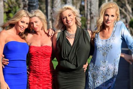 EX-WIVES OF VINCE NEIL, WARRANT'S JANI LANE LEAD CAST OF NEW 'EX WIVES OF ROCK' REALITY SERIES