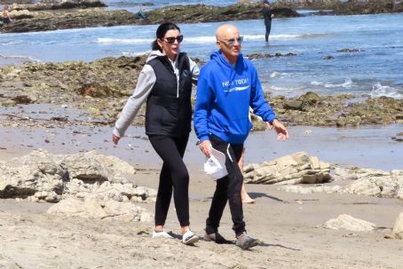 Liberty Ross – With her Billionaire hubby Jimmy Lovine in Malibu