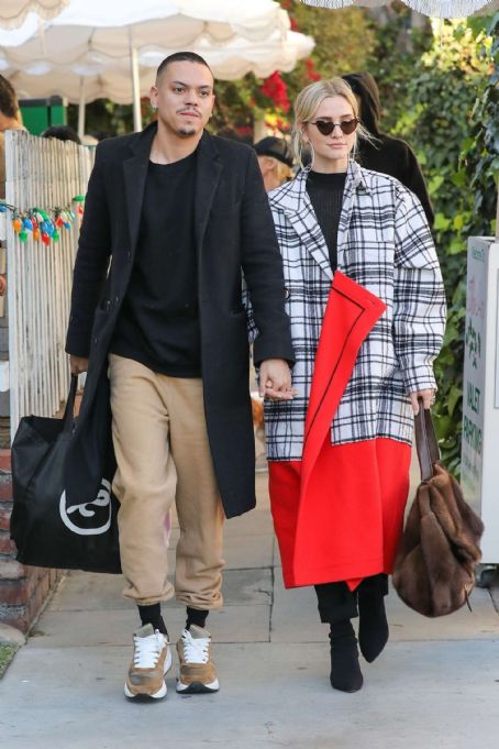 Ashlee Simpson and Evan Ross – Leaving The Ivy in West Hollywood