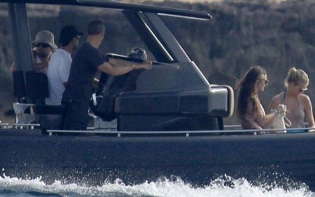Leonardo DiCaprio & Bikini-Clad Toni Garrn Vacation in Ibiza