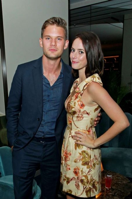 Kaya Scodelario Photos - Kaya Scodelario Picture Gallery - FamousFix