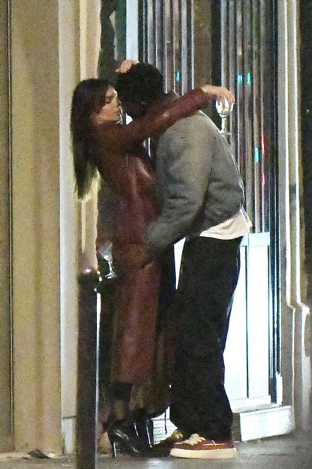 Stéphane Bak and Emily Ratajkowski