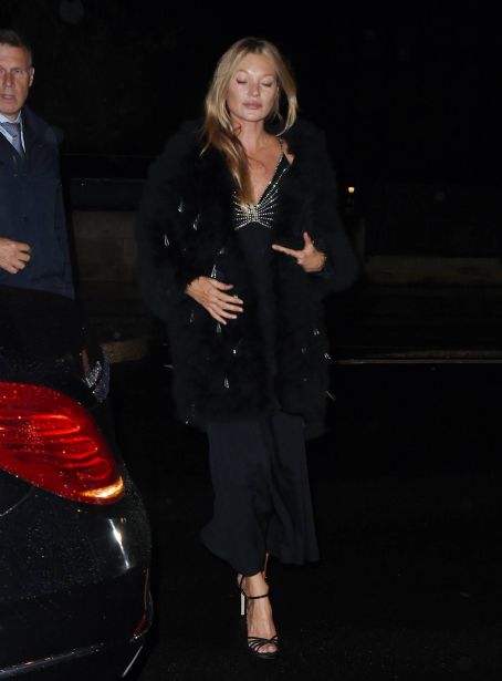 Kate Moss – Pictured during Paris Fashion Week - FamousFix