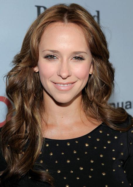 Jennifer Love Hewitt - 'Hot In Cleveland' and 'Retired At 35' premiere ...