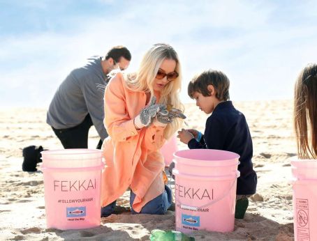 Dove Cameron – ‘FEKKAI’ Turns the Tide Beach Salon and Cleanup in Santa