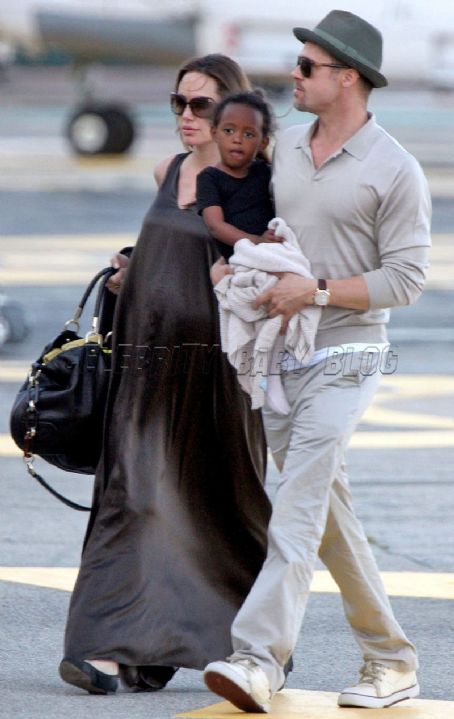 Angelina Jolie and Brad Pitt - Dating, Gossip, News, Photos