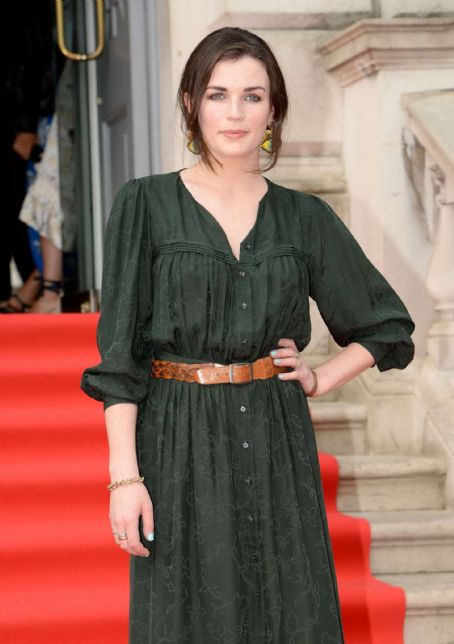 Who is Aisling Bea dating? Aisling Bea boyfriend, husband