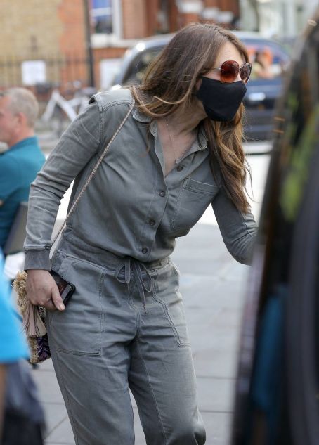 Elizabeth Hurley – Seen at Cambio De Tercio restaurant in Chelsea