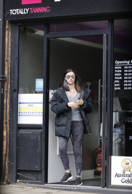 Lucy Mecklenburgh – Shopping at Co-op in Essex