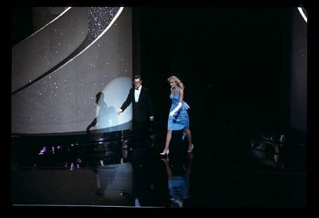 Kevin Bacon and Daryl Hannah - The 56th Annual Academy Awards (1984)