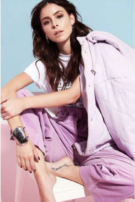 Lena Meyer-Landrut – Jolie Germany Magazine (January 2018) - FamousFix