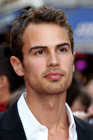 Theo James Pics - Theo James Photo Gallery - 2019 - Magazine Pictorials ...