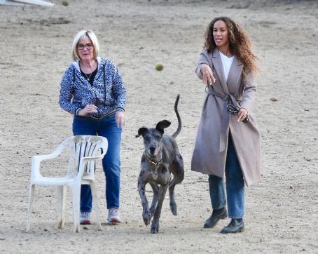 Leona Lewis – Seen at a local dog park in Los Angeles | Leona Lewis