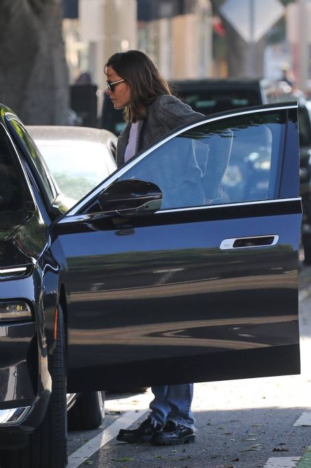 Jennifer Garner – Shopping at Zibbys bookshop in Brentwood