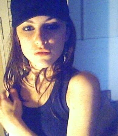 Keyra Augustina Photos - Keyra Augustina Picture Gallery - FamousFix