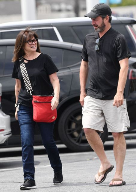 Who is Valerie Bertinelli dating? Valerie Bertinelli boyfriend, husband