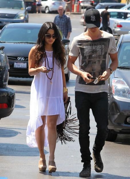 Vanessa Hudgens capped off a busy day by running a few errands with her ...